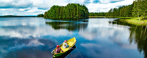 Tauchen Sie ein in die unberührte Natur und bereisen Sie Finnland auf abenteuerliche Weise
