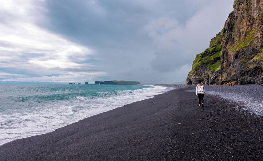 Reynisfjara Island schwarzer Strand