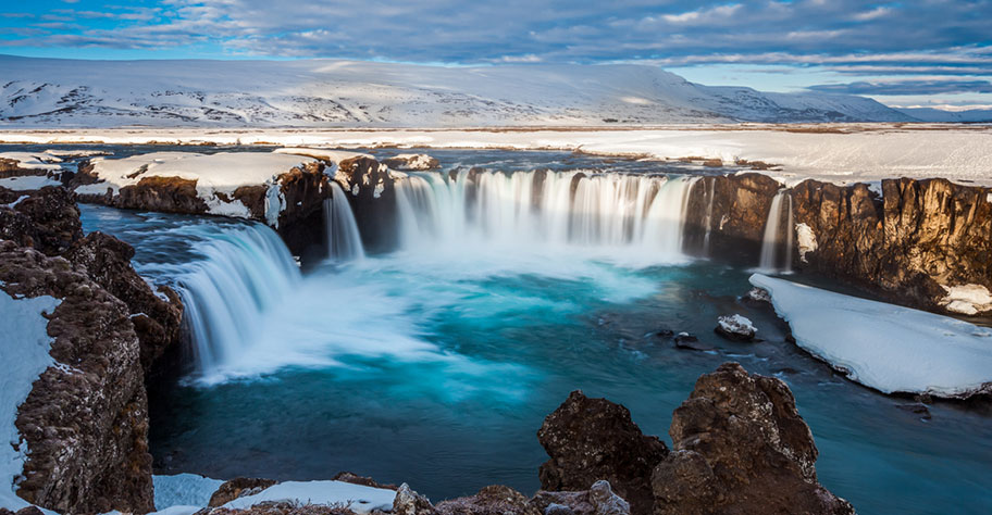 Island Wasserfälle Winter Reise Auto mieten